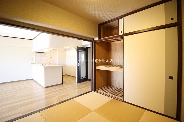 ロイヤルメゾン小豆餅 ベッドルーム