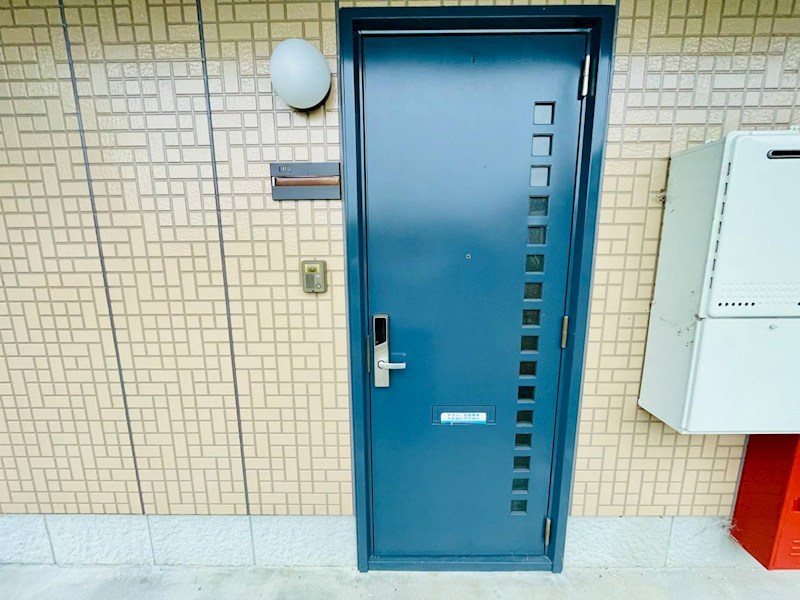 アミティエC 玄関