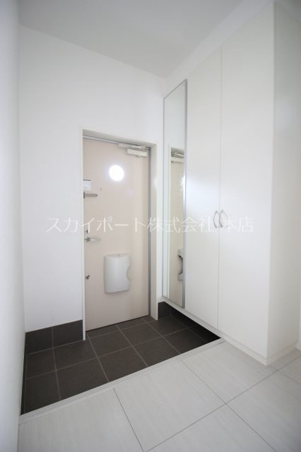 高丘北小山様貸家　西棟 玄関