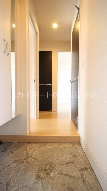 ルーベライト初生B 玄関