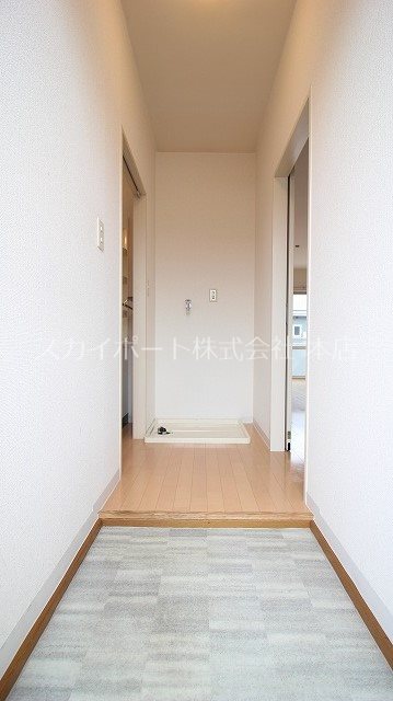 セントポーリア葵B 玄関