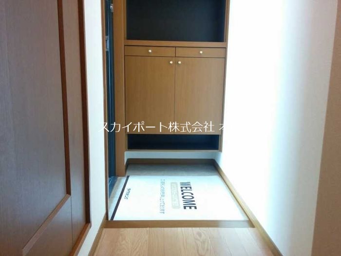 ポワールA 玄関