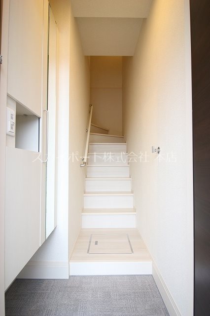 Les Saison葵西 玄関