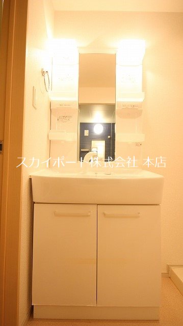 ファミーユ葵西 洗面所