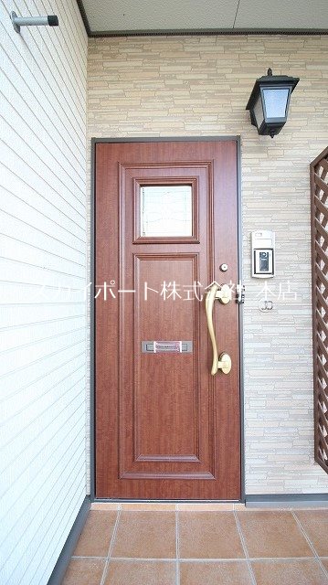 ファミーユ葵西 玄関