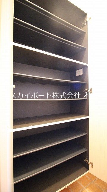 ファミーユ葵西 収納