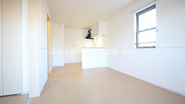 ファミーユ葵西 リビング