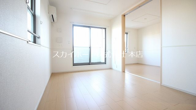 ファミーユ葵西 リビング