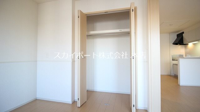 ファミーユ葵西 収納