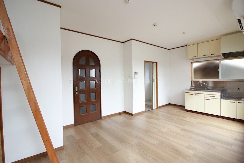 マイシティ高丘1（東側） リビング