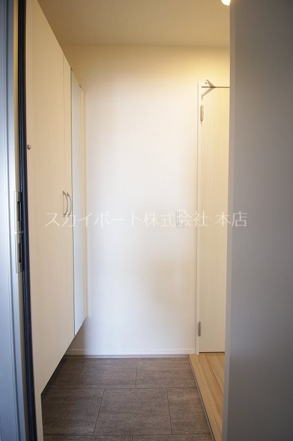 プルミエールD 玄関
