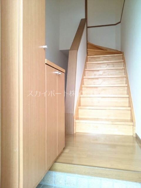 クレストールアイリスA 玄関