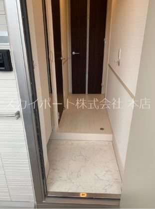 ロゼッタ初生 玄関