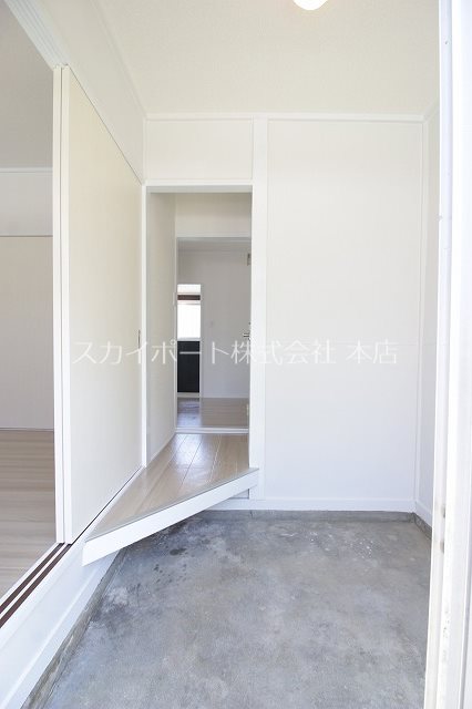 泉２丁目貸家  玄関