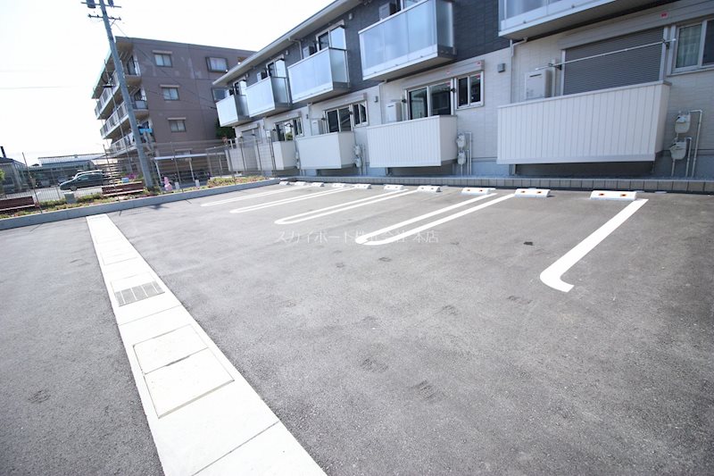 SERENO 駐車場