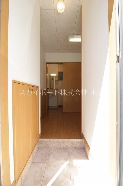 ウェルネス高丘 玄関