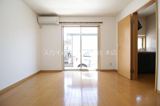 ウェルネス高丘 リビング