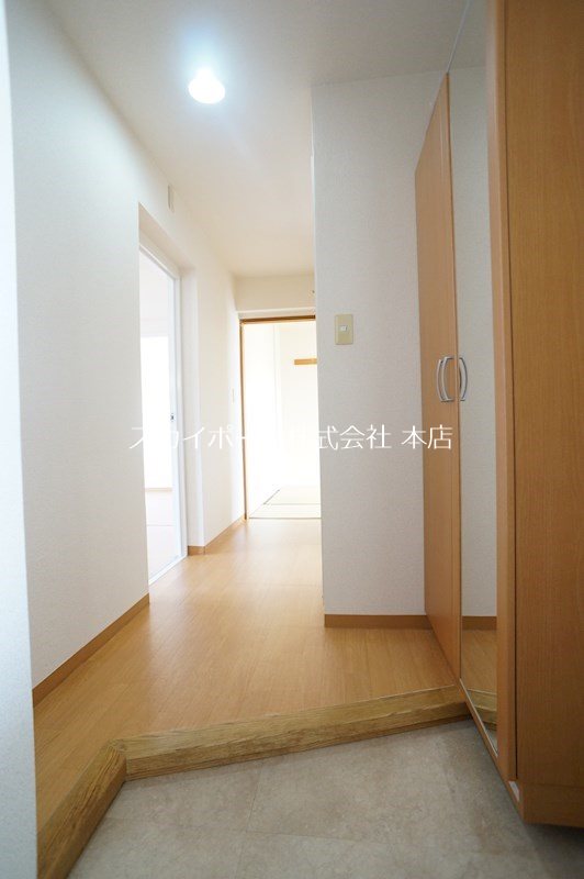 メディオ初生弐番館 玄関