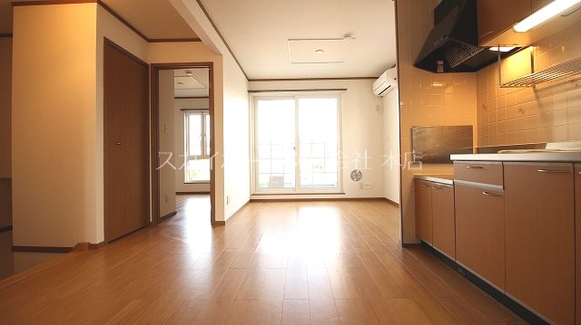 ノースエレガンスハギオカ リビング