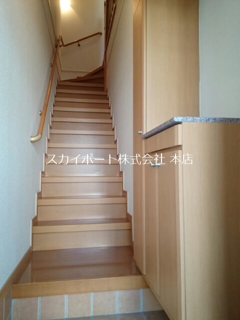 フォンテーヌB 玄関