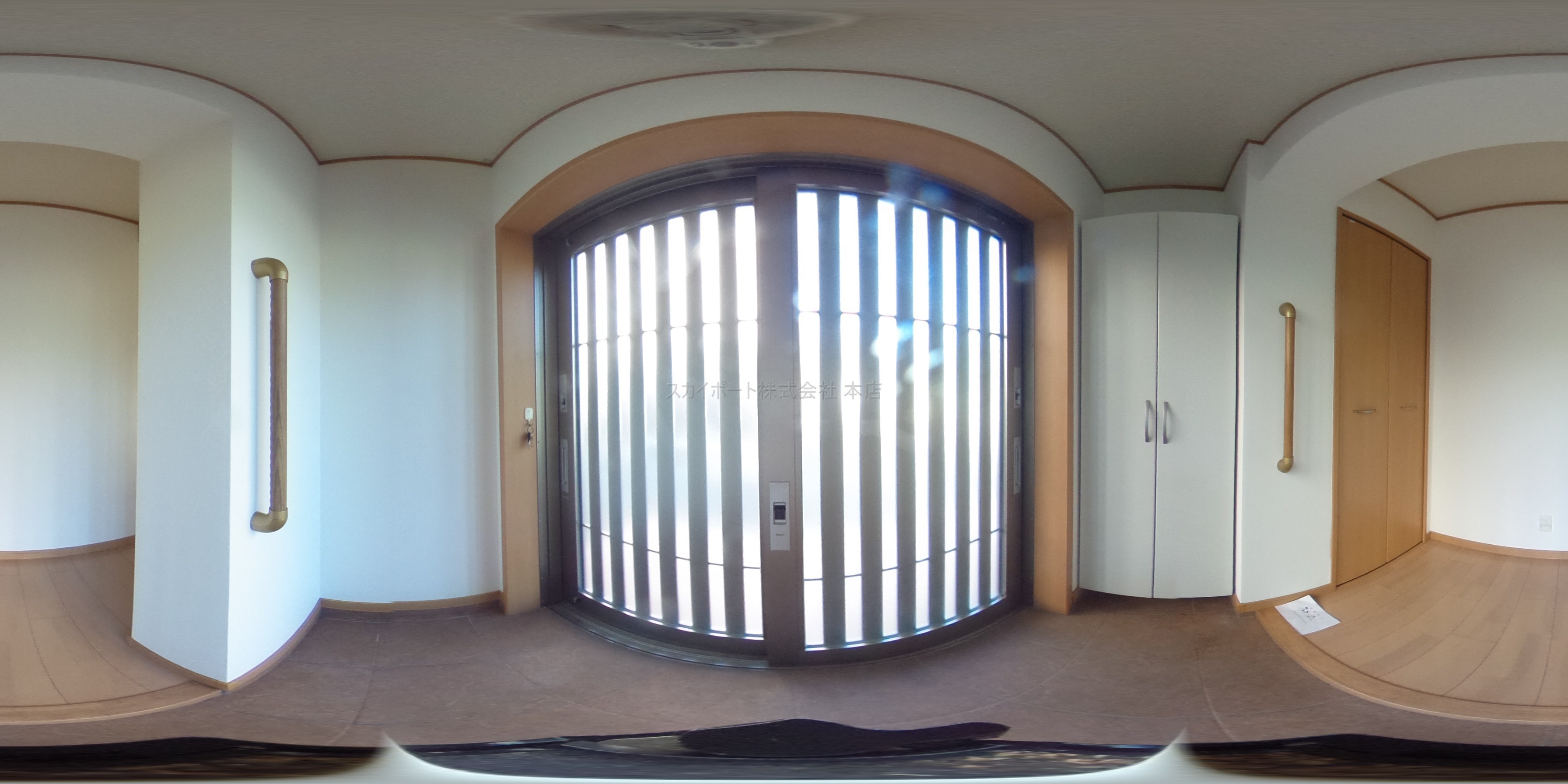 グランディ・ケイ 玄関