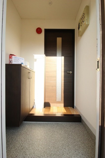 マンションやまと 玄関