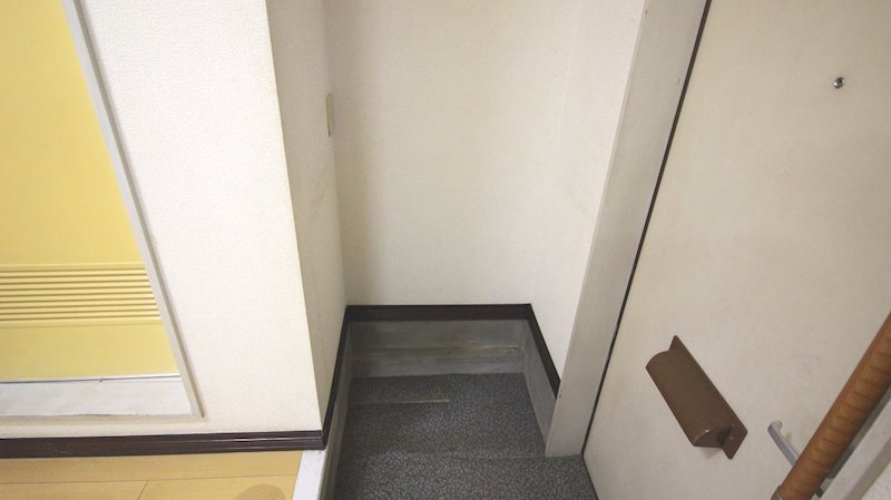 ハイツサンローズ 玄関