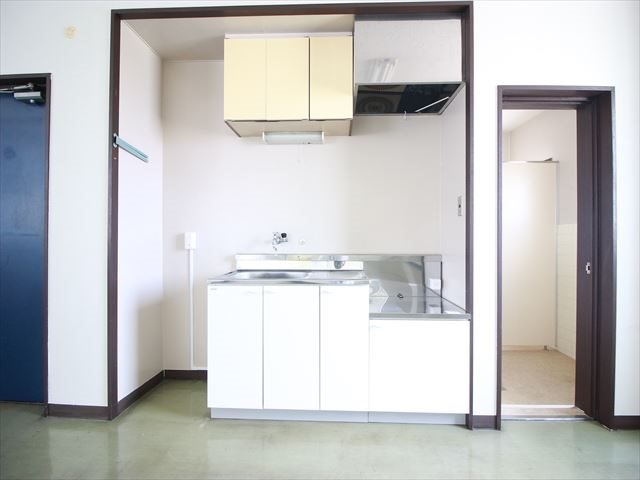 英和・流通元町ビル キッチン