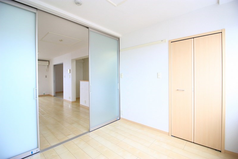 サンリット初生 ベッドルーム