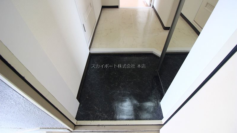 初生パークハイツ 玄関