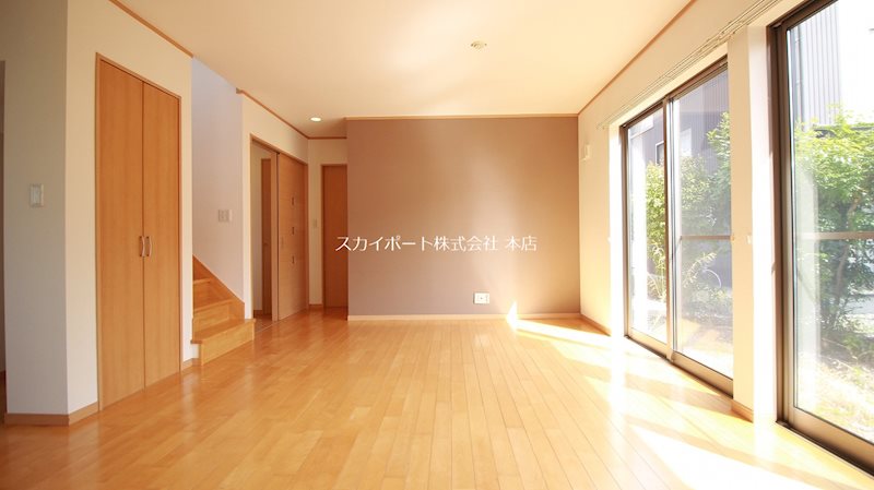 REO リビング