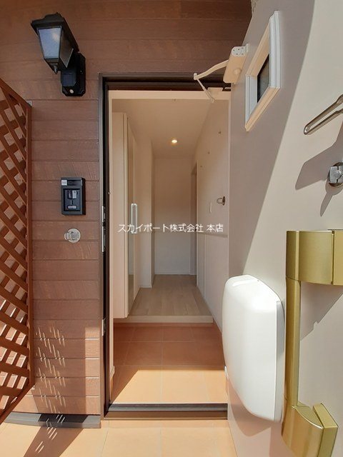 アイリス初生　D 玄関