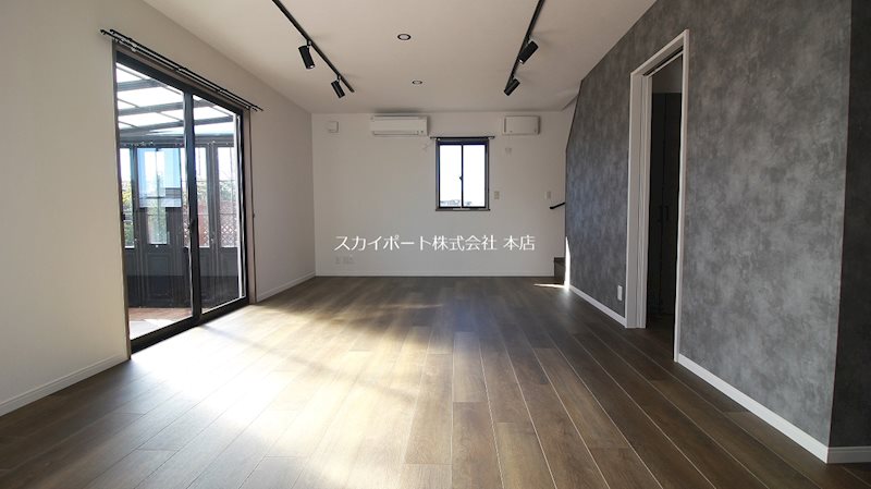 三方原町戸建て リビング