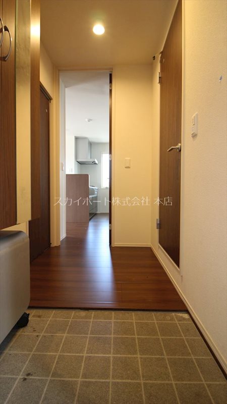 ラ・プランドール 玄関