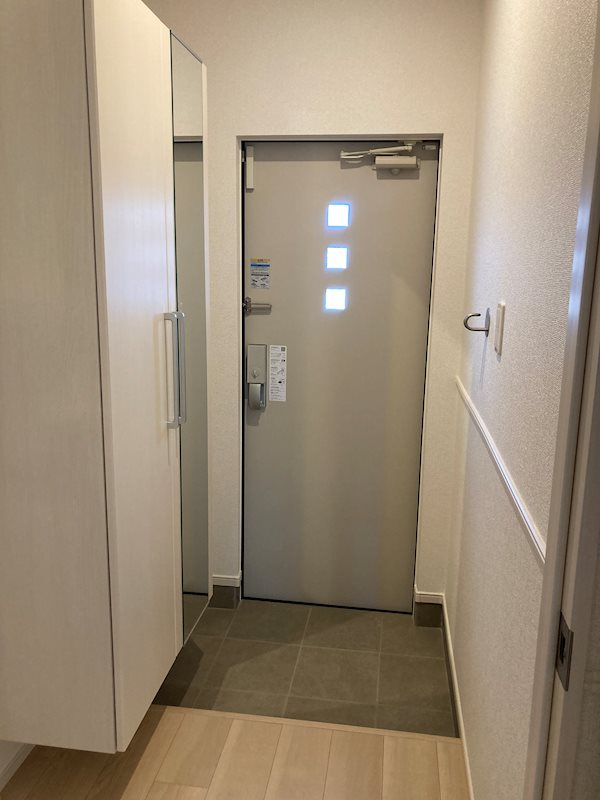 アルコバレーノ 玄関