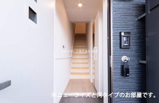 アルコバレーノ 玄関