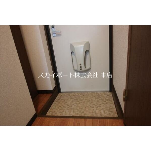 クレアトゥールⅡ 玄関
