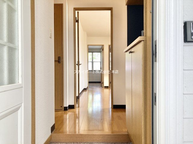 半田ビレッジ１号棟 玄関
