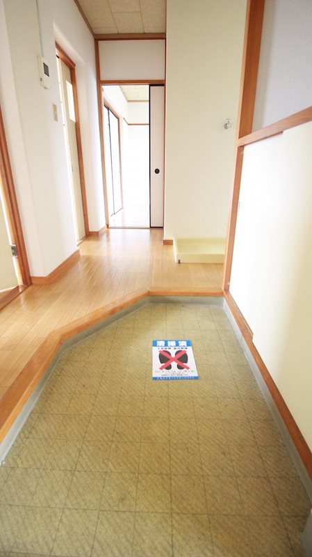 ハイツみのる 玄関