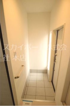 キャレノワール和合 玄関