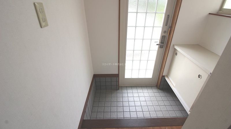 東三方テラスハウス 玄関