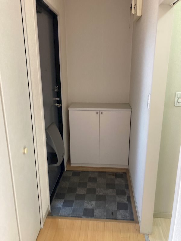 ア・レ・シュロス A 玄関