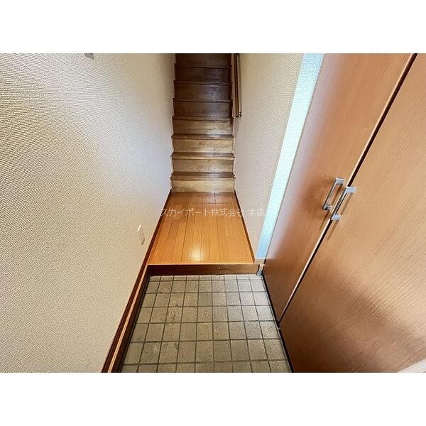 ユシェロA 玄関