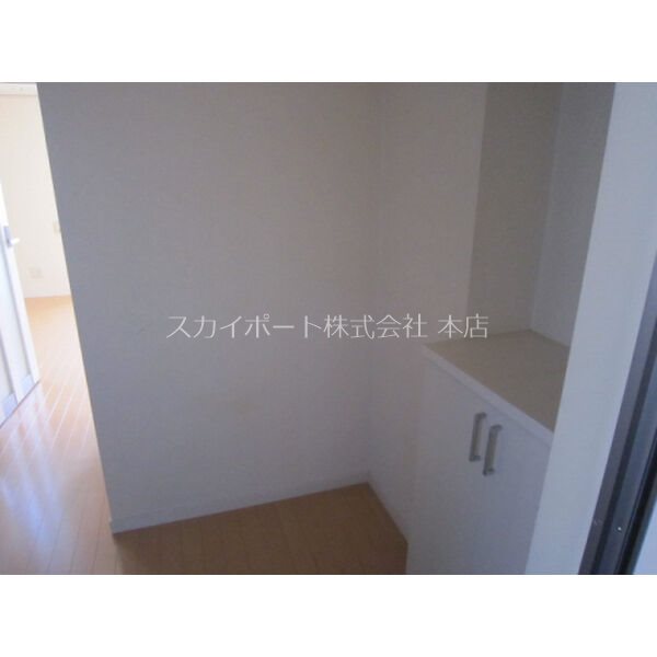 クレフラスト高丘 玄関
