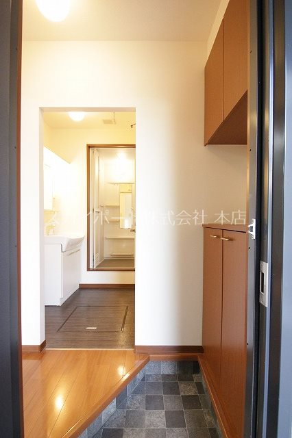 ライブタウン高丘B 玄関