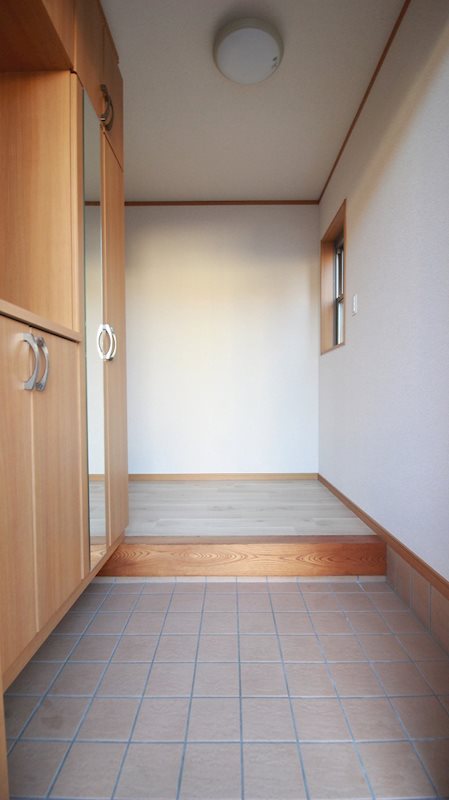 高丘西３丁目貸家 玄関