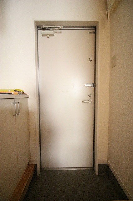 クレフラスト高丘 玄関