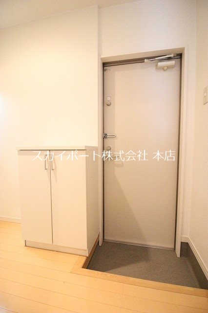 クレフラスト高丘 玄関