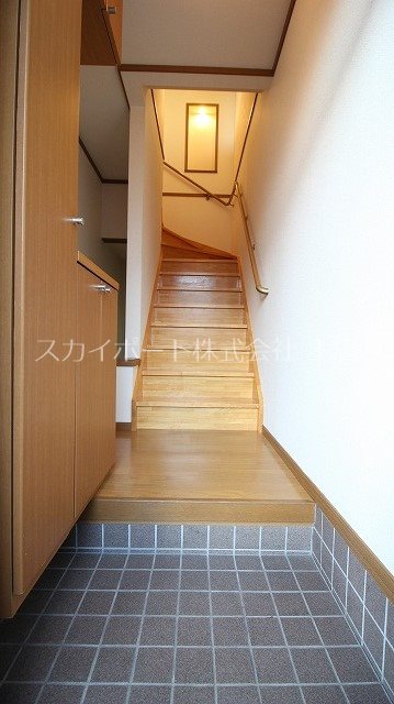 リュートB 玄関