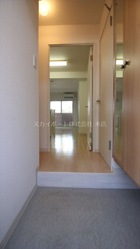 ハイトレイン 玄関